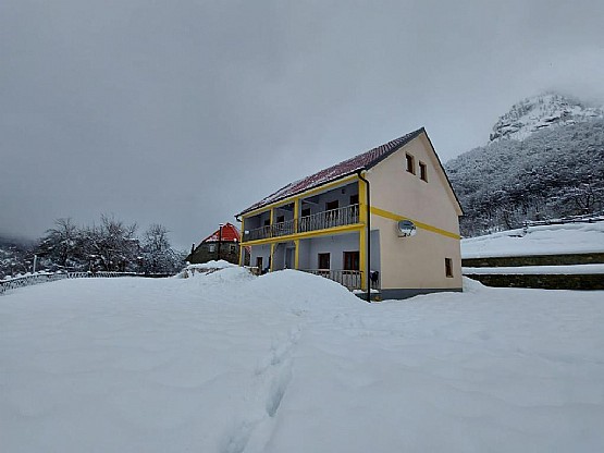 Guest House Bujtina Trojani - Lepushe , Hiking Maja e Trpjanit , Hiking ne Majen e Berizhdolit